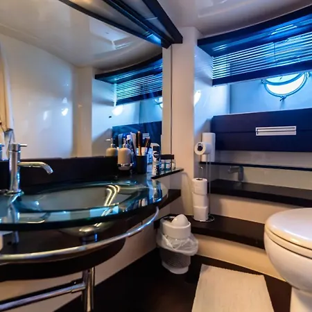 Samtek Hotel en barco Estambul