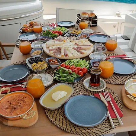 Båthotell Samtek Istanbul